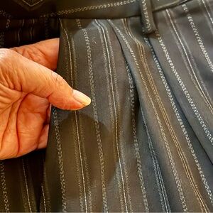 Like New Linda Allard Ellen Tracy Black Pinstripe Pleated Wool Pants Size 14
